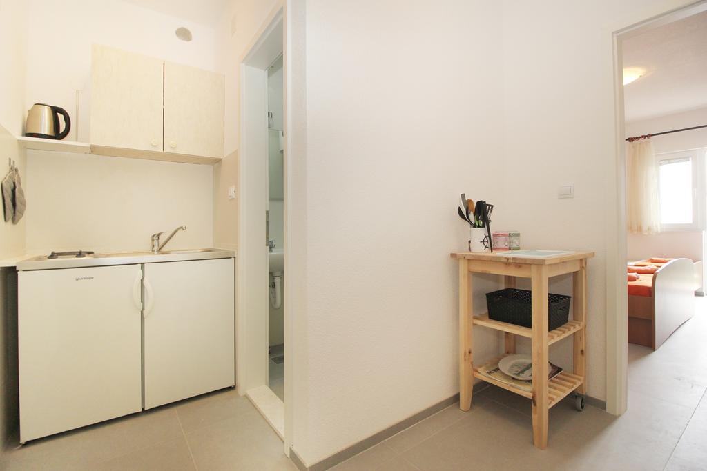 Stanicicke Apartments Baska Voda Luaran gambar