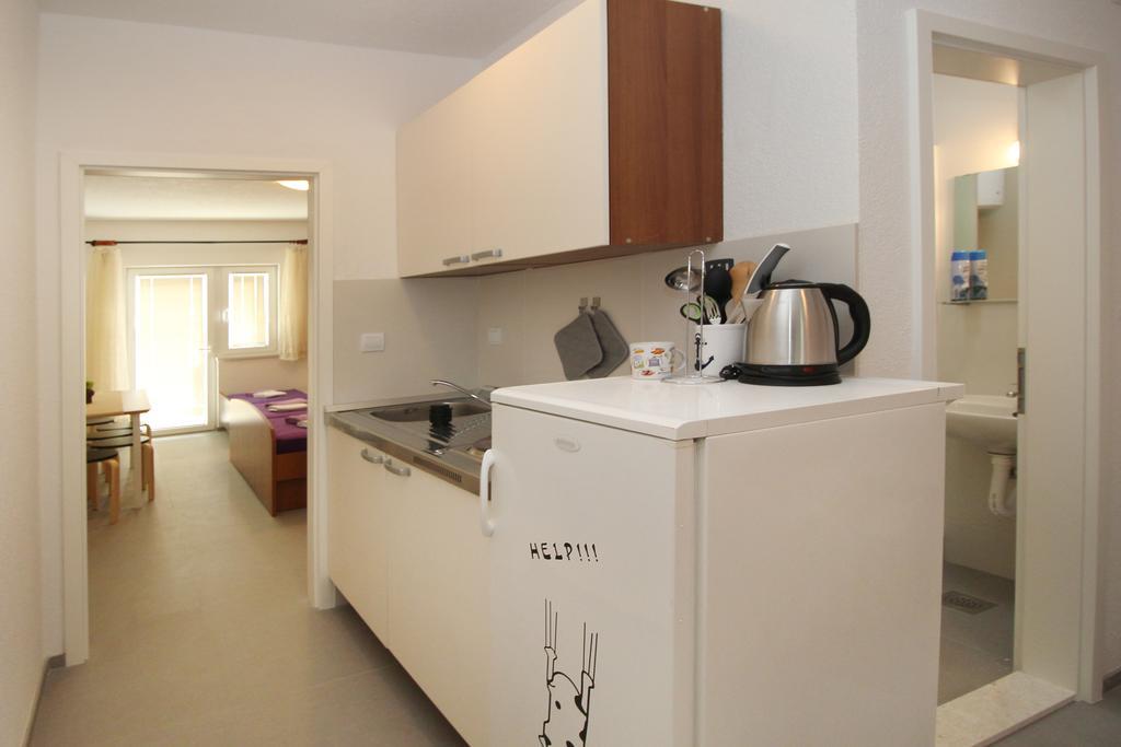 Stanicicke Apartments Baska Voda Luaran gambar