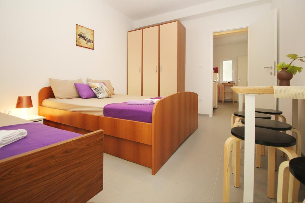 Stanicicke Apartments Baska Voda Luaran gambar